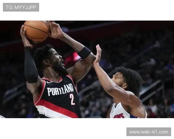 太阳客场挑战开拓者，布克与艾顿内线对决成焦点