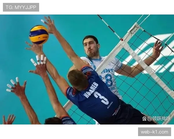 官宣：俄罗斯男排明星接应米哈伊洛夫与喀山泽尼特俱乐部续约两年